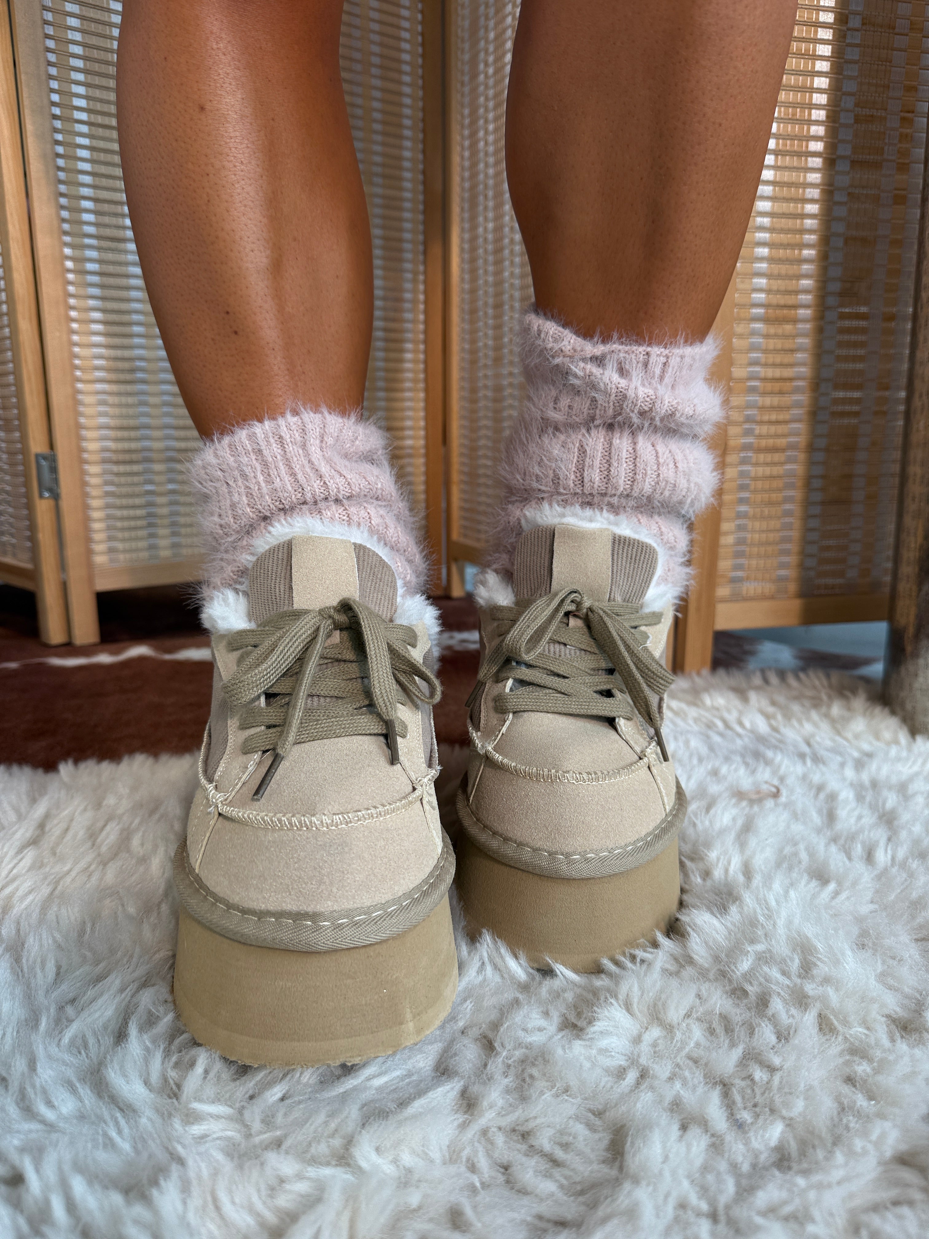 Eyelash Leg Warmers Blush