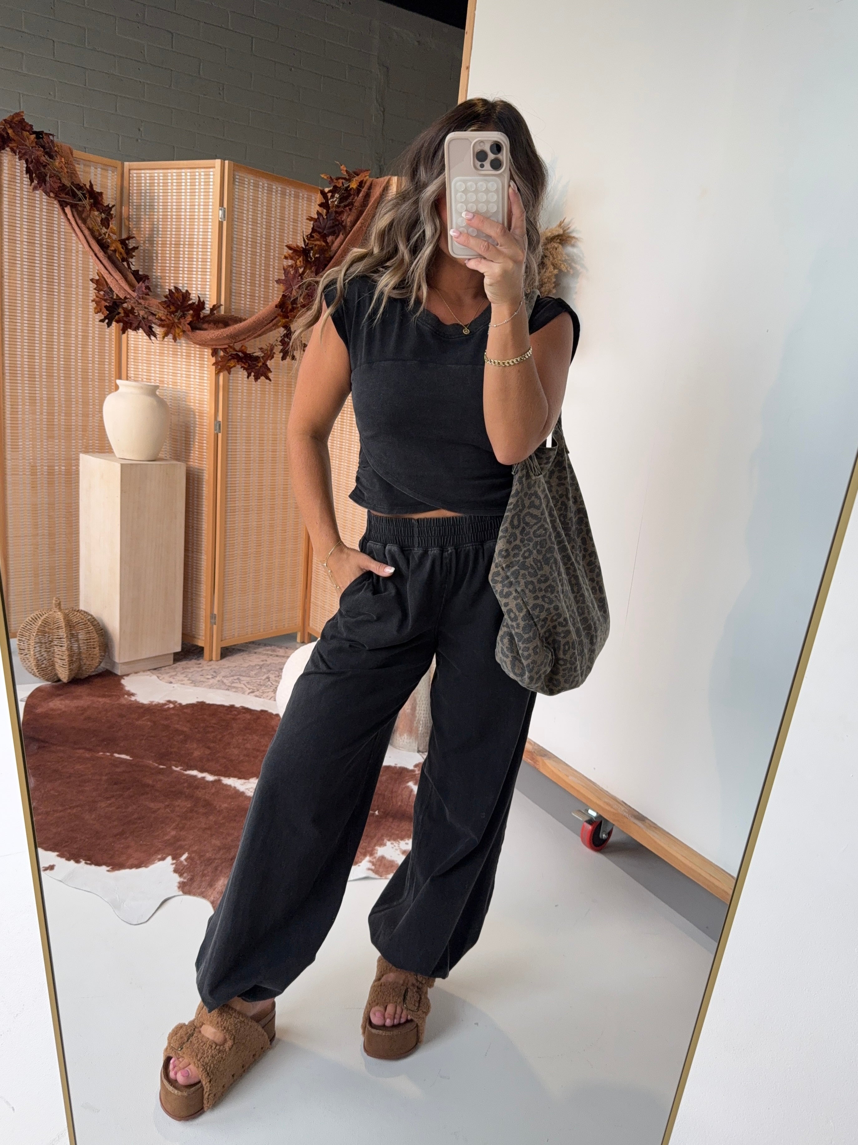 Traveling Abroad Washed Lounge Set Black