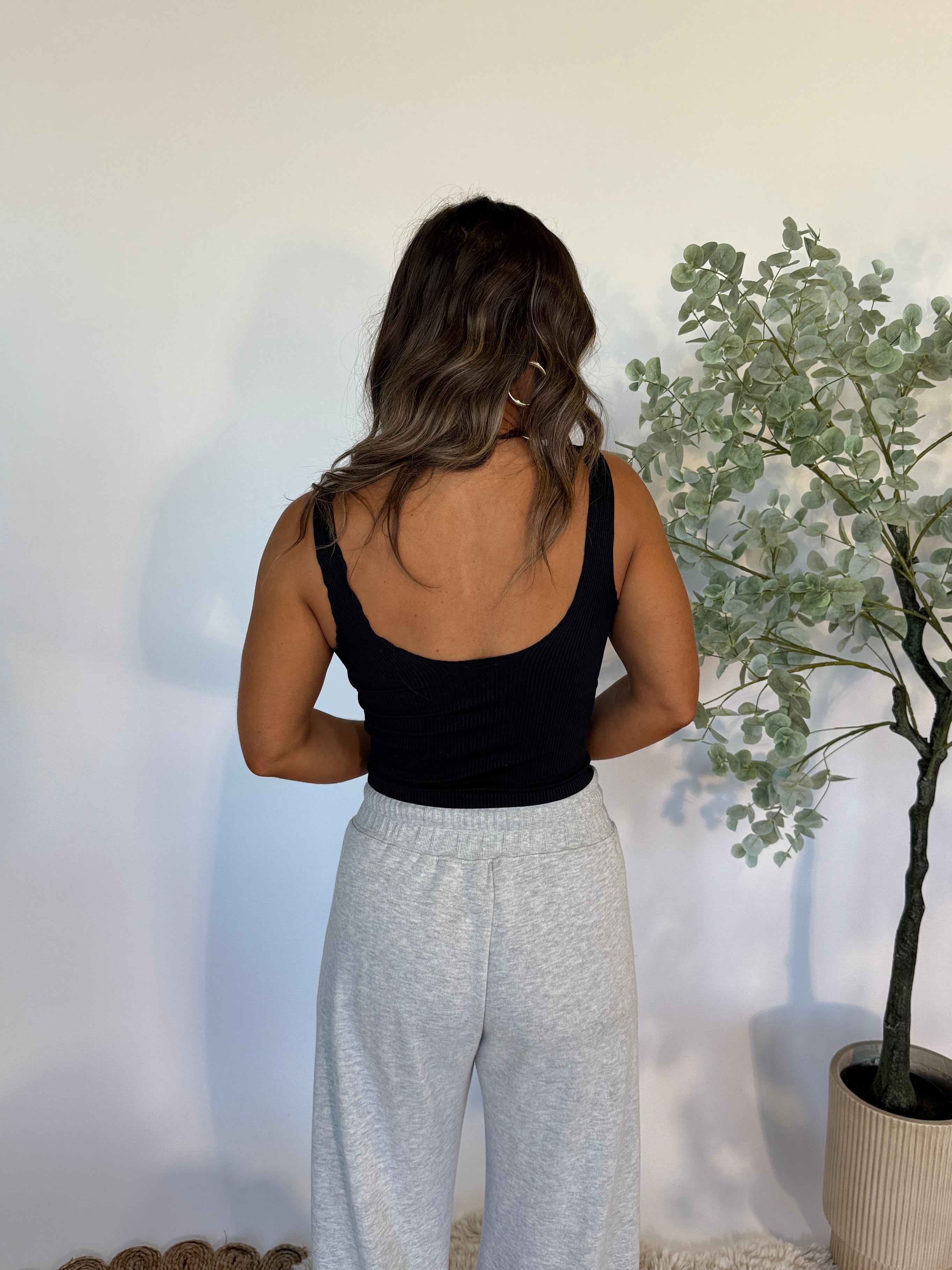 Soft Launch Lettuce Hem Tank Black