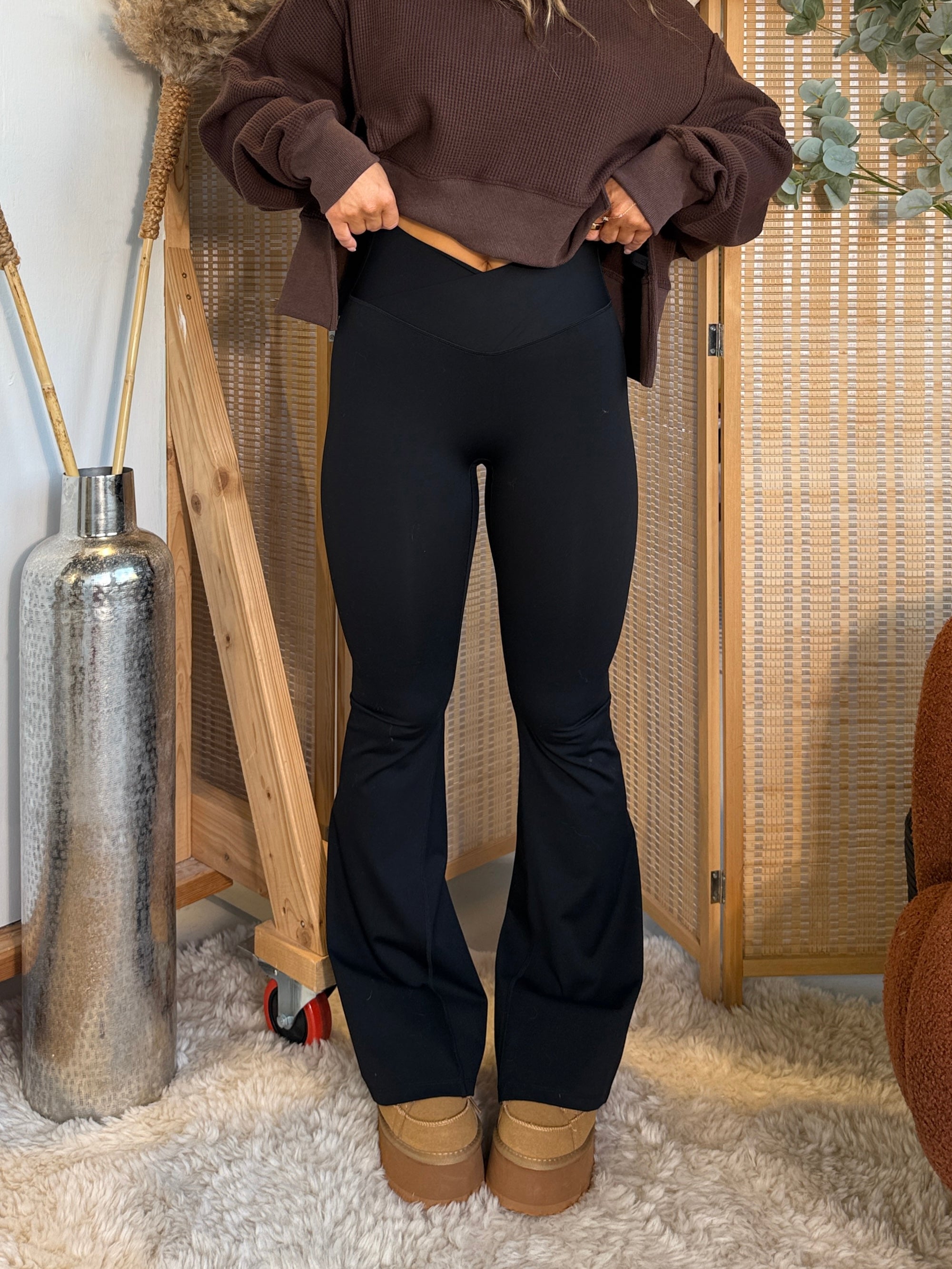 Cross Me Crossover Flares Black