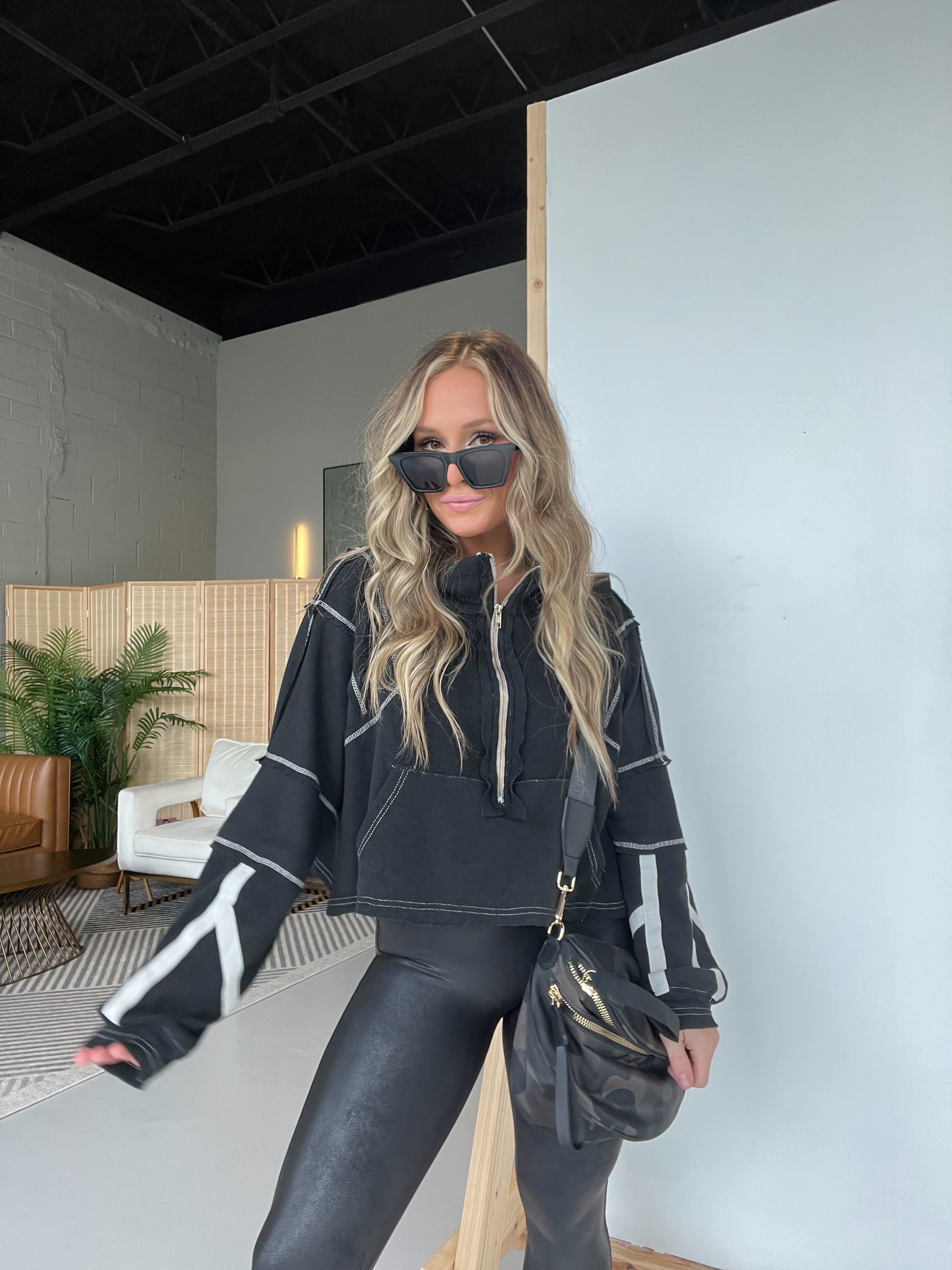 Catch My Vibe 1/4 Zip Black