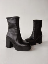 Load image into Gallery viewer, Callahan Leather Boho Booties Black
