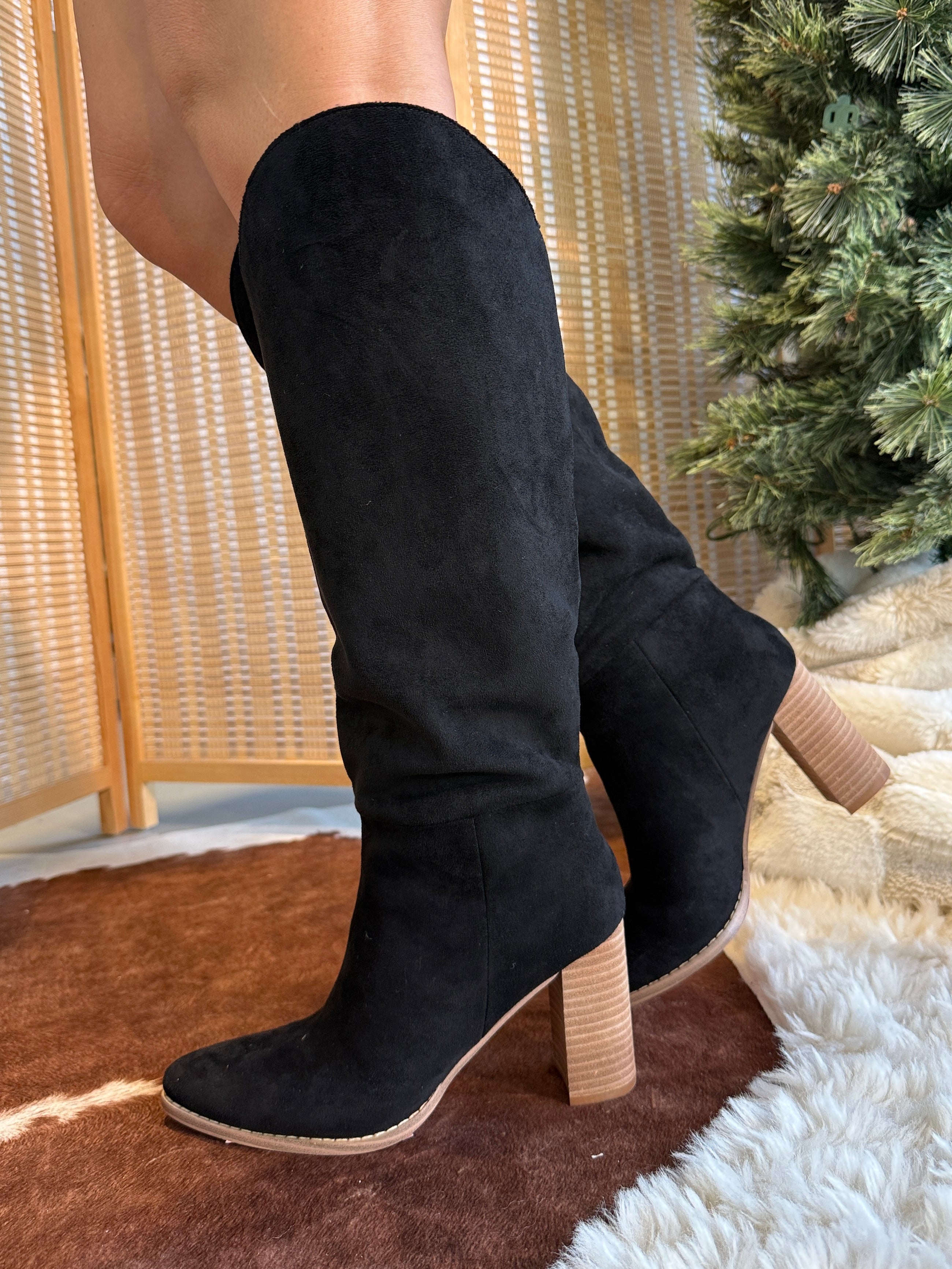 Naya Suede Boots Black