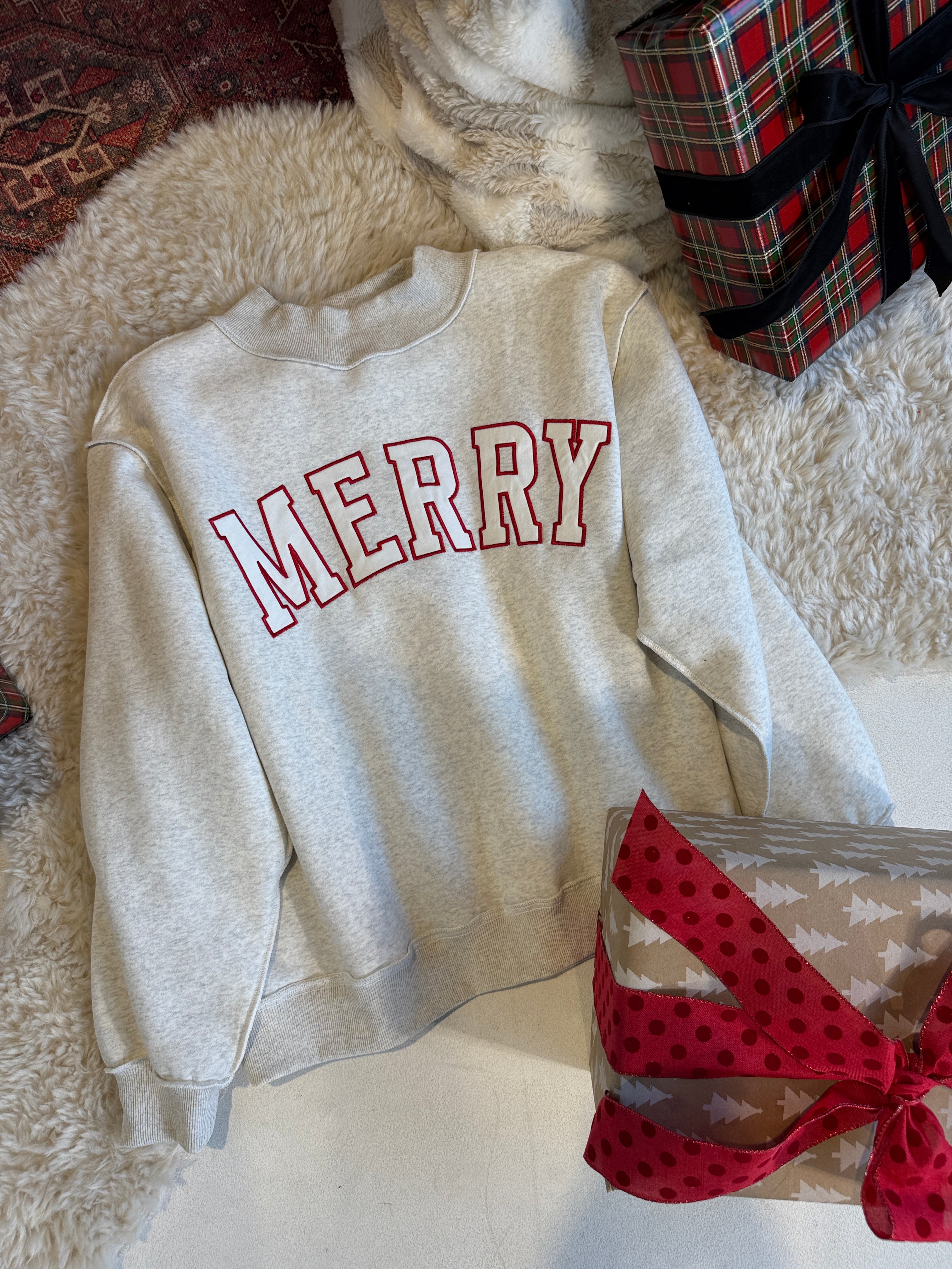 MERRY Mock Neck Sweatshirt Heather Grey