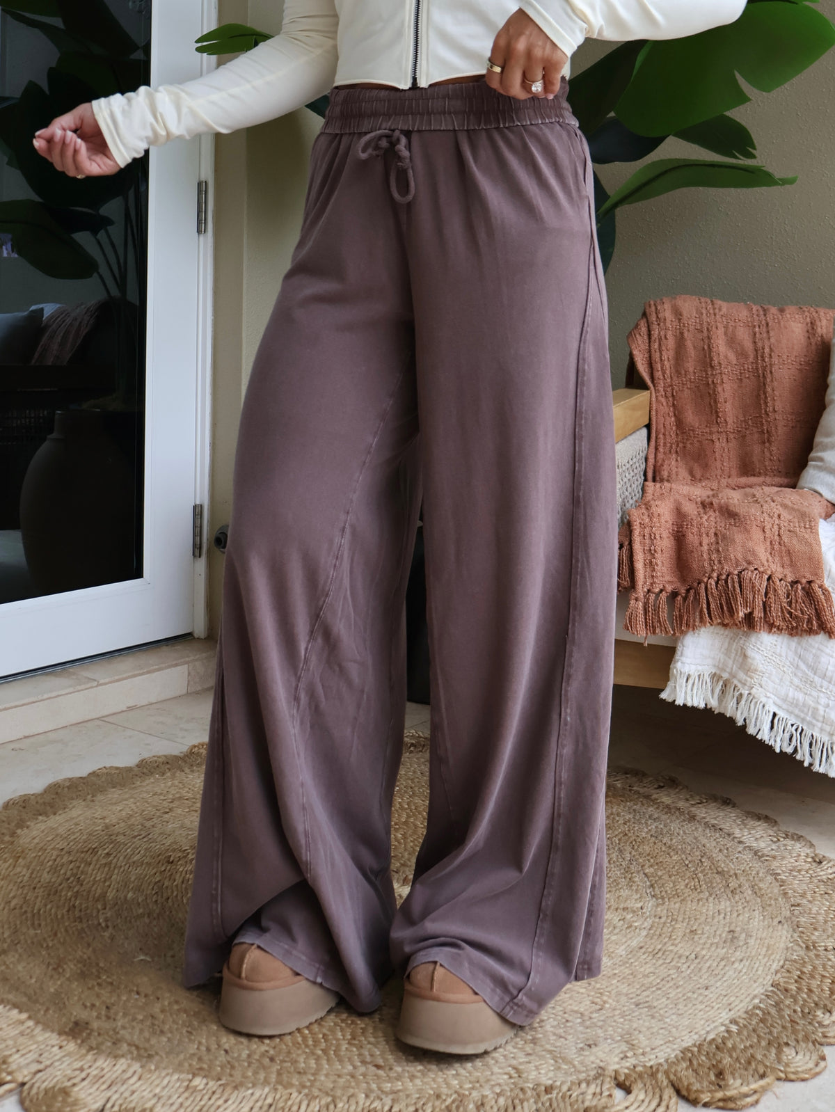 Easy Living Wide Leg Sweatpants Mocha