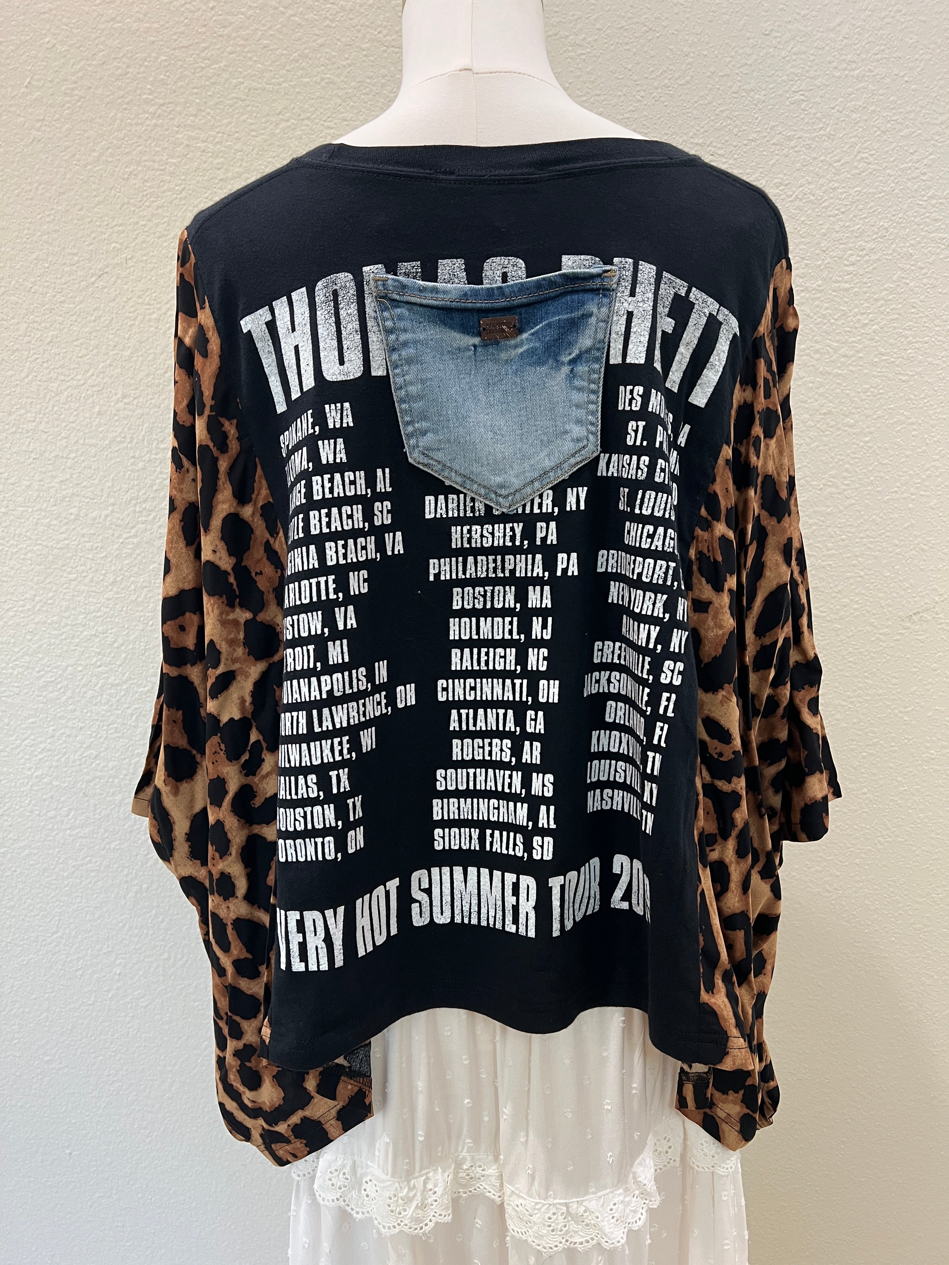 Thomas Rhett Mix & Match Tee Black Cheetah