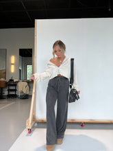 Load image into Gallery viewer, Unwind Mineral Washed Sweatpants Black
