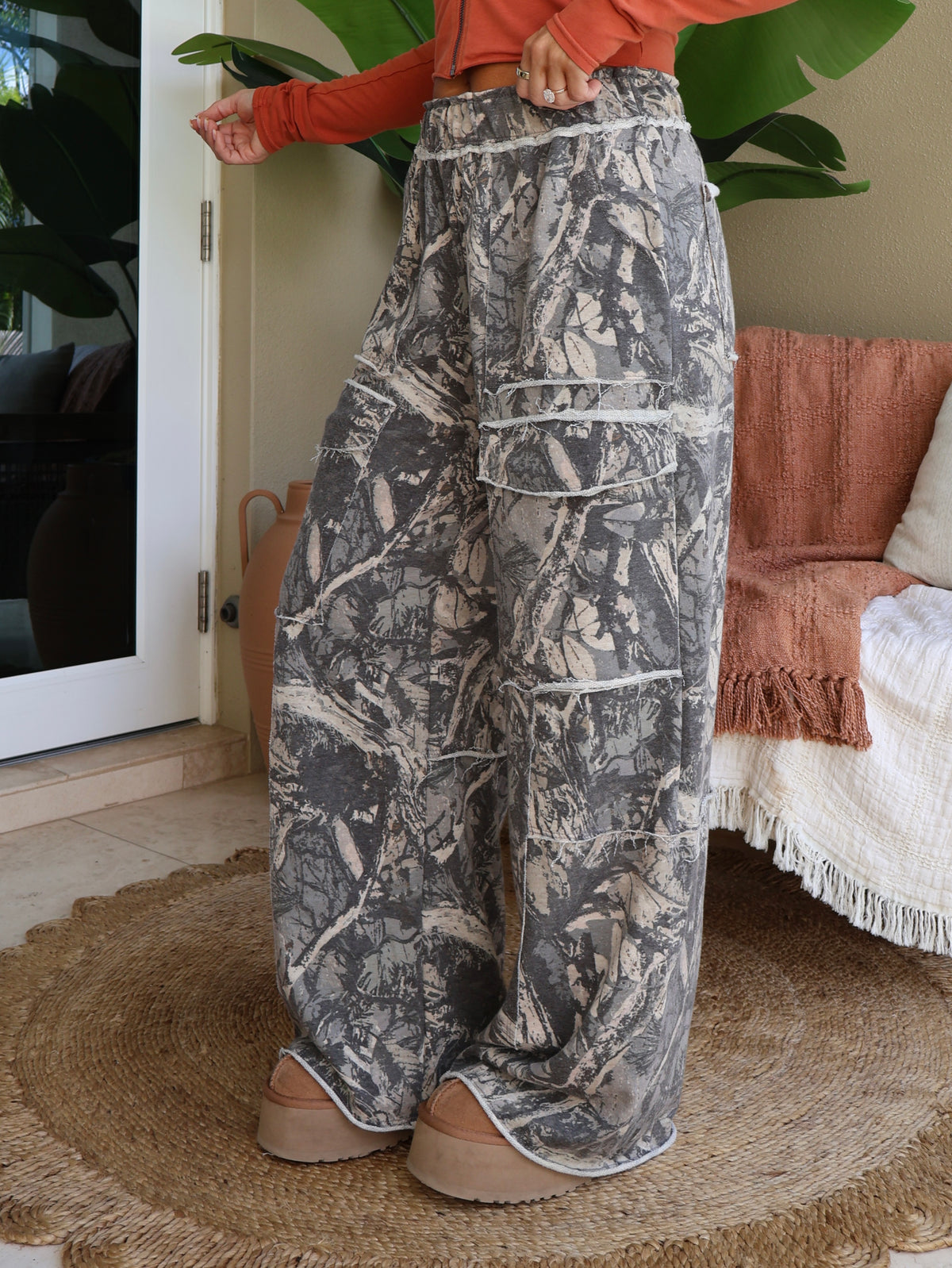 Hidden Grove Cargo Sweatpants Camo