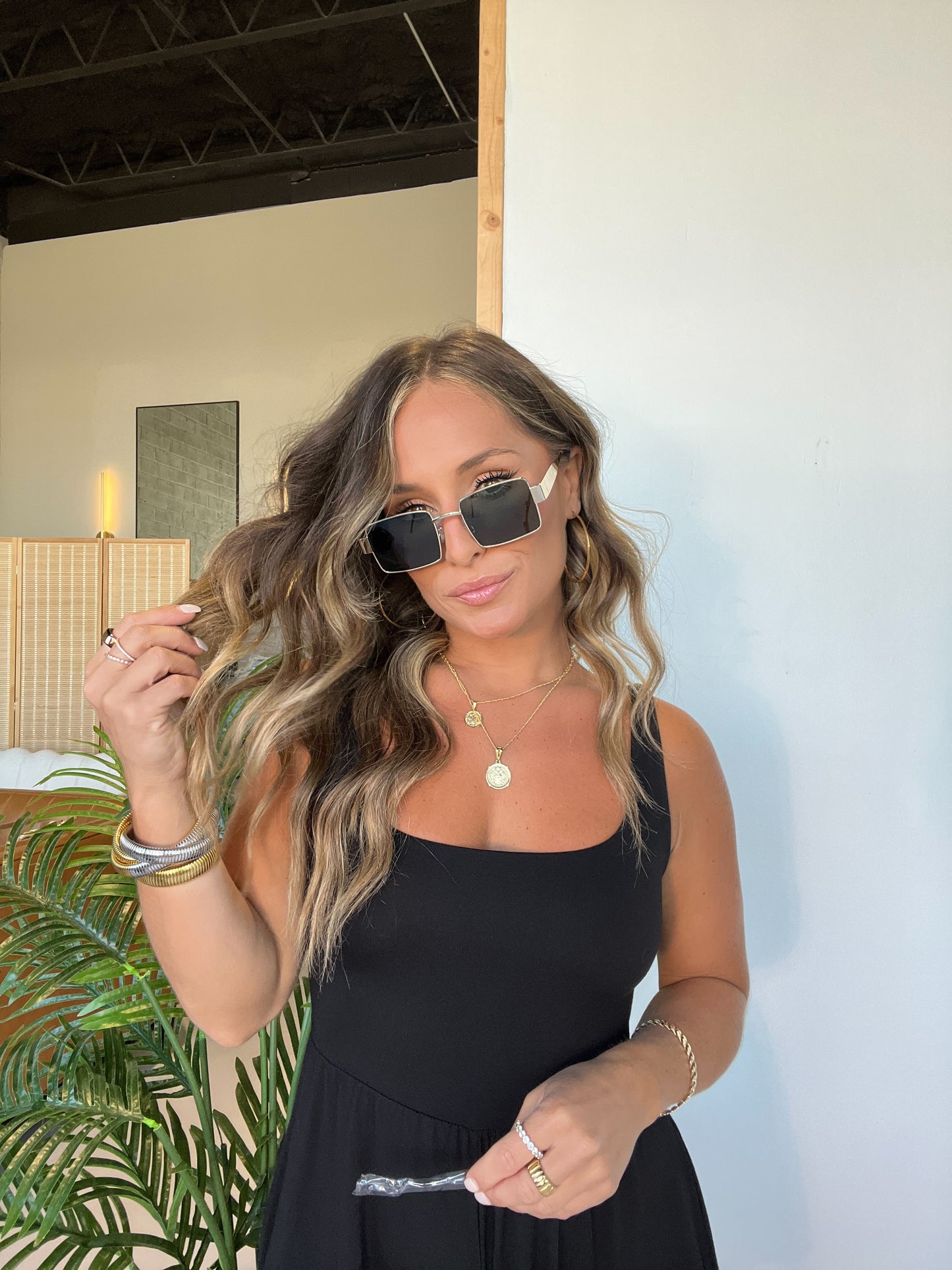Y2K Girl Wire Box Sunnies