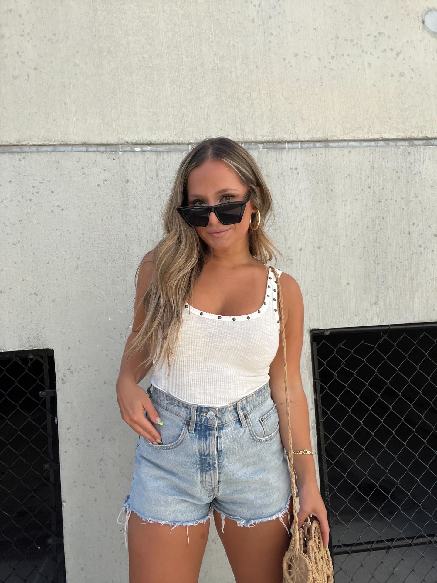 SCOOP NECK STUDDED TANK OFF WHITE