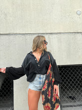 Load image into Gallery viewer, TELL ME LIES TOP BLACK
