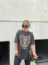 Load image into Gallery viewer, BORN FREE TEE WASHED BLACK
