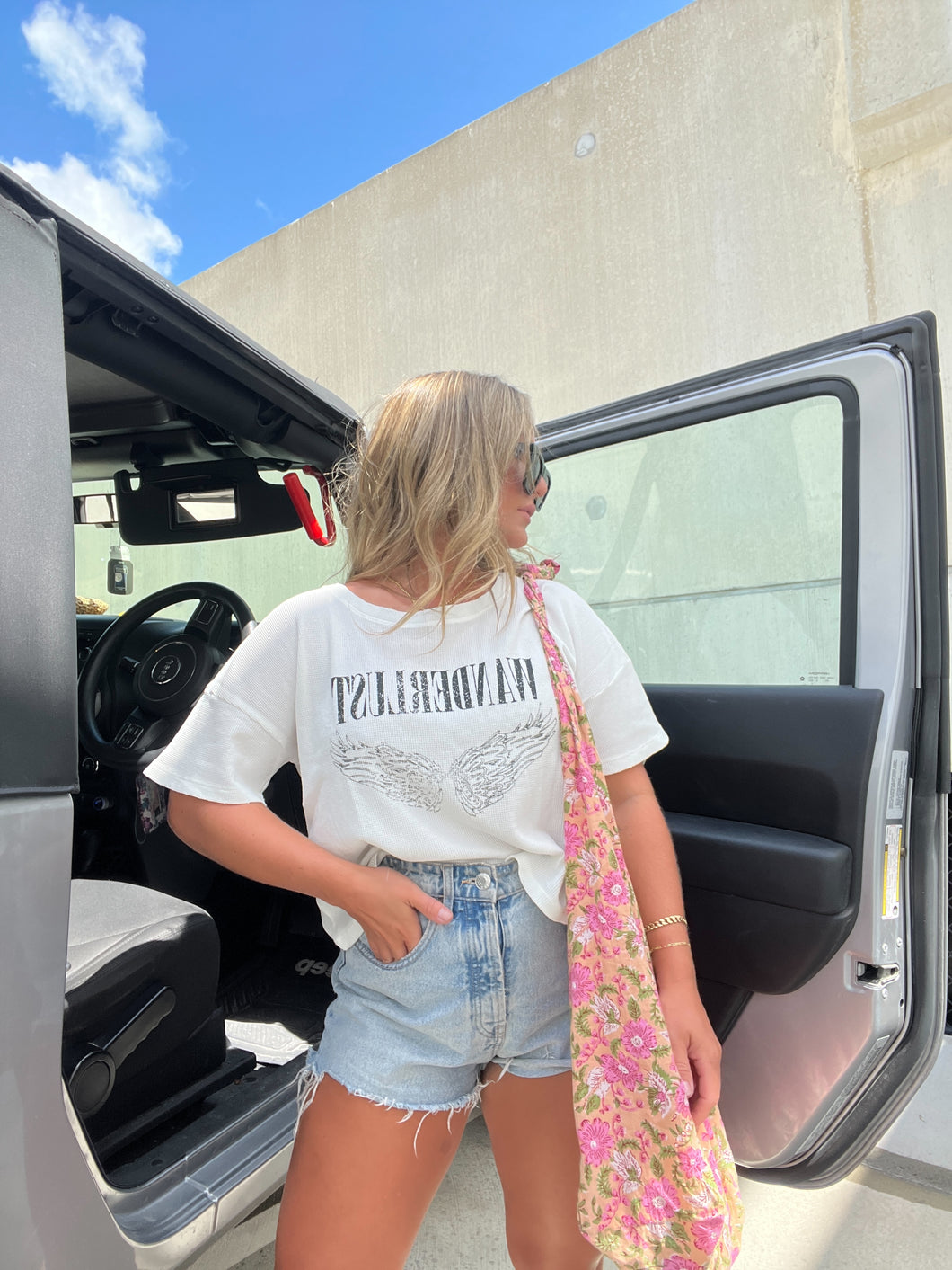 WANDERLUST TEE WHITE