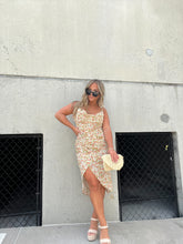 Load image into Gallery viewer, PLUS ONE FLORAL MIDI DRESS
