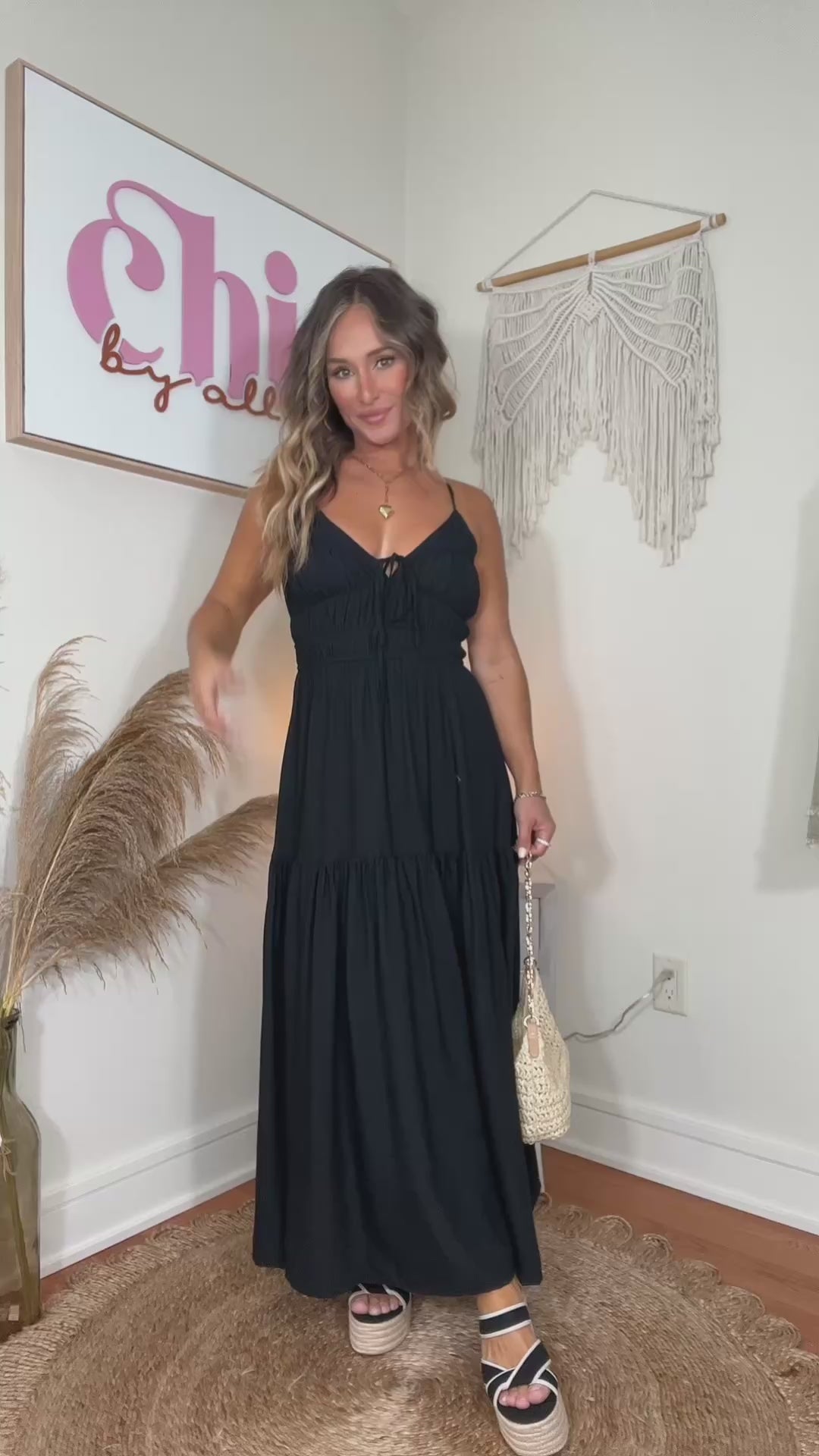 Georgia Peach Front Tie Midi Dress Black