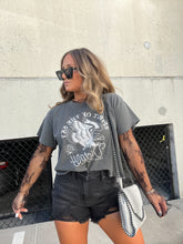Load image into Gallery viewer, VICTORY CROPPED GRAPHIC TEE
