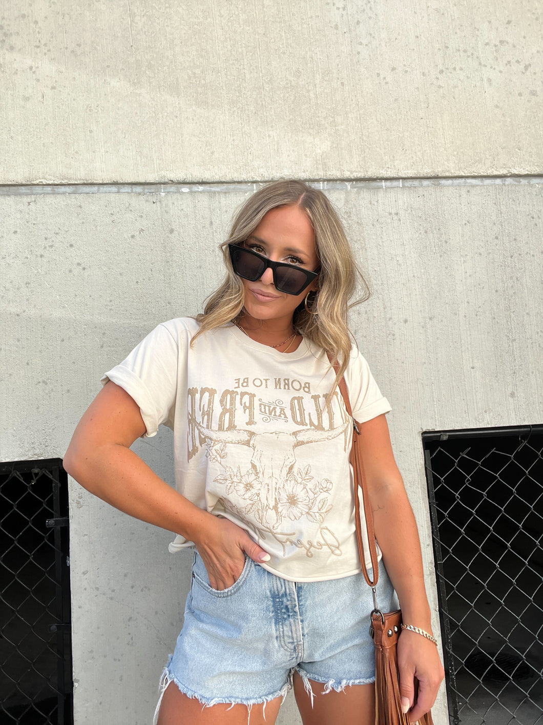 BORN TO BE WILD AND FREE TEE BEIGE