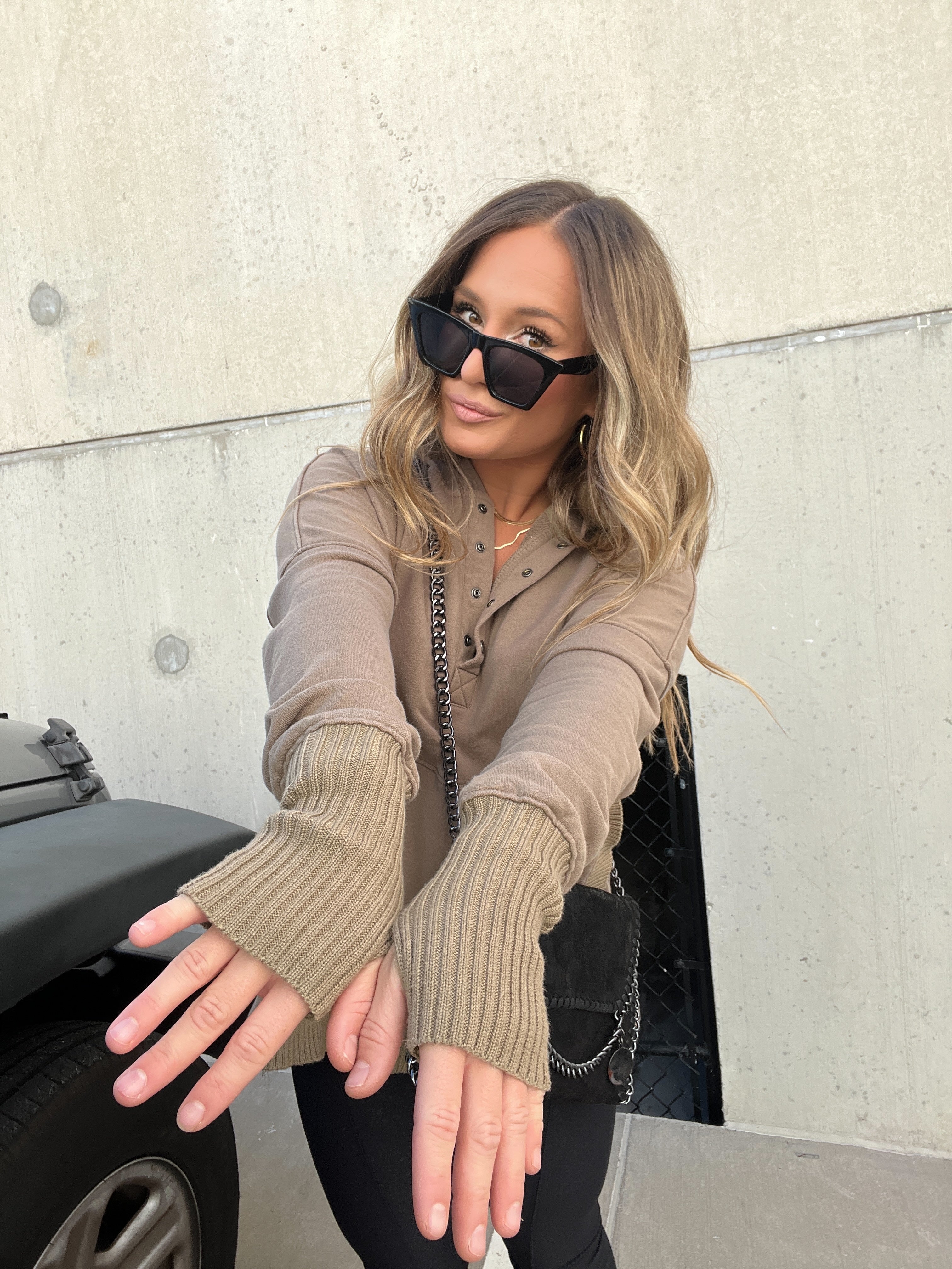First Class Hoodie Mocha