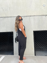 Load image into Gallery viewer, BLACK RELAXED FIT JUMPSUIT
