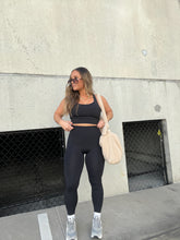 Load image into Gallery viewer, NAMASTE WORK OUT SET BLK
