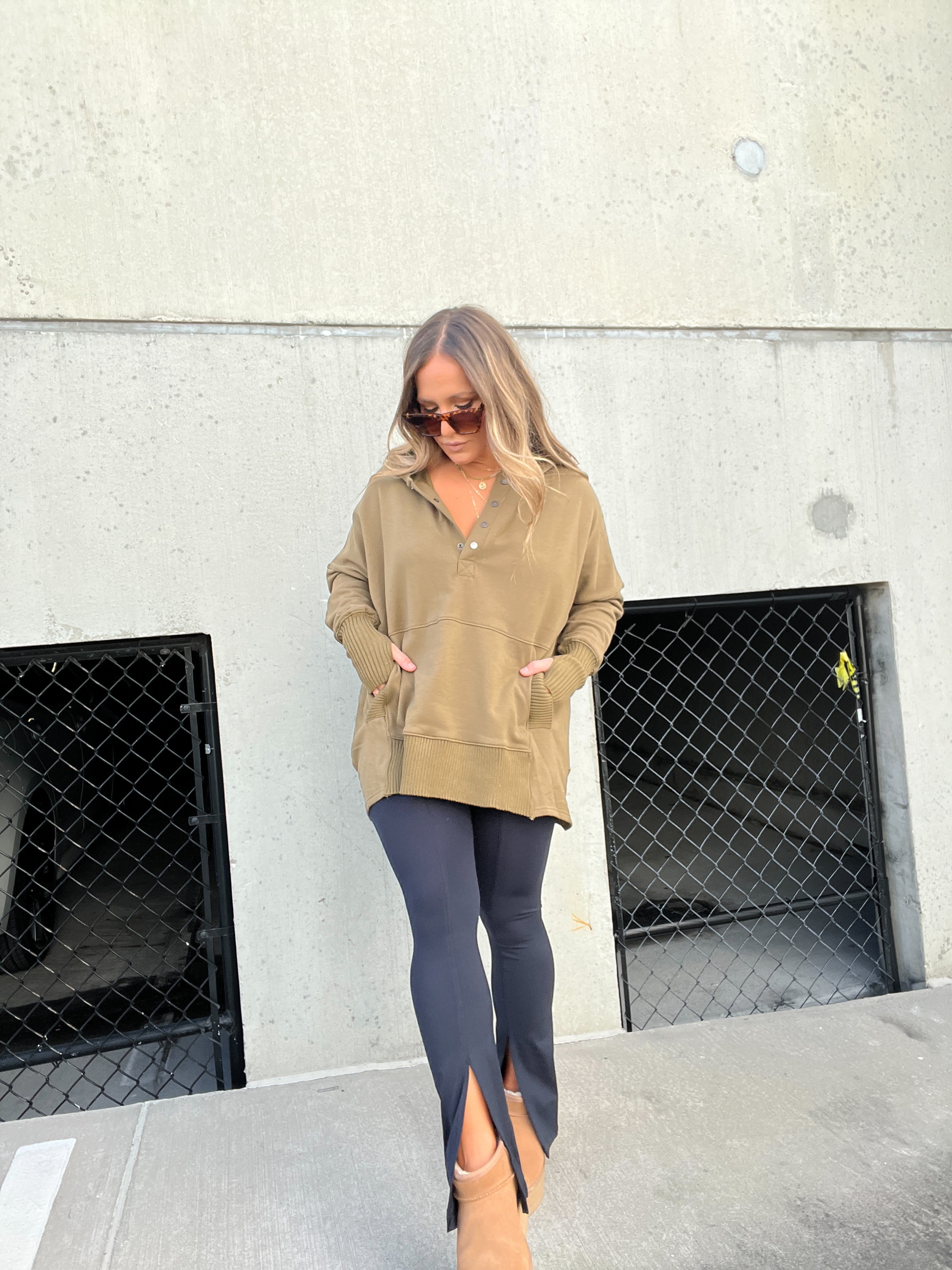 FIRST CLASS HOODIE OLIVE