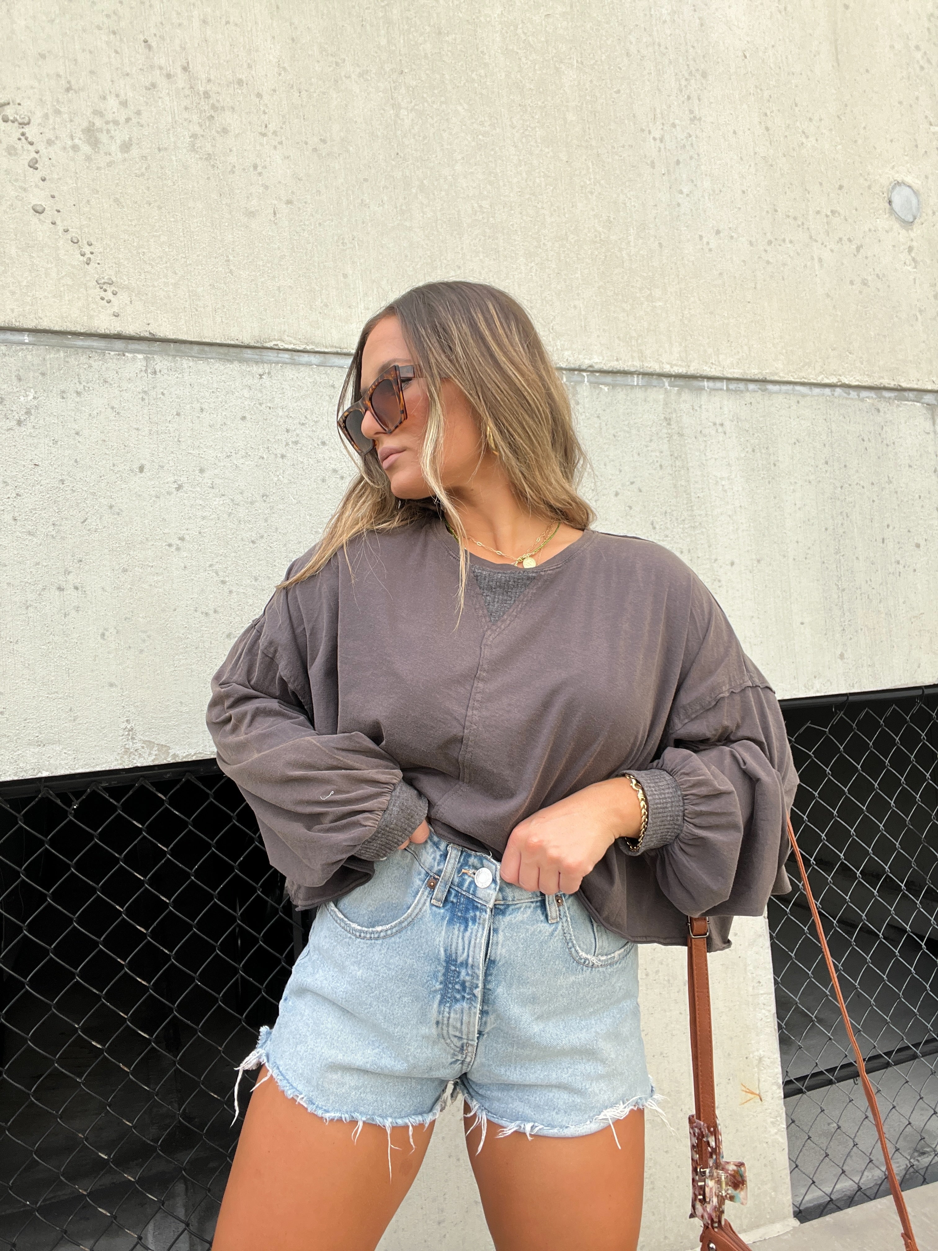 SYDNI OVERSIZED TOP DEEP CHARCOAL