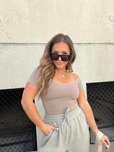 Load image into Gallery viewer, TAUPE OFF THE SHOULDER BASIC TOP
