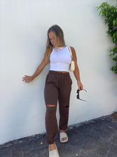 Load image into Gallery viewer, SLASHED JOGGERS BROWN
