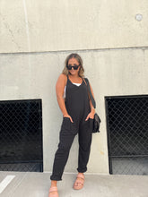 Load image into Gallery viewer, BLACK RELAXED FIT JUMPSUIT
