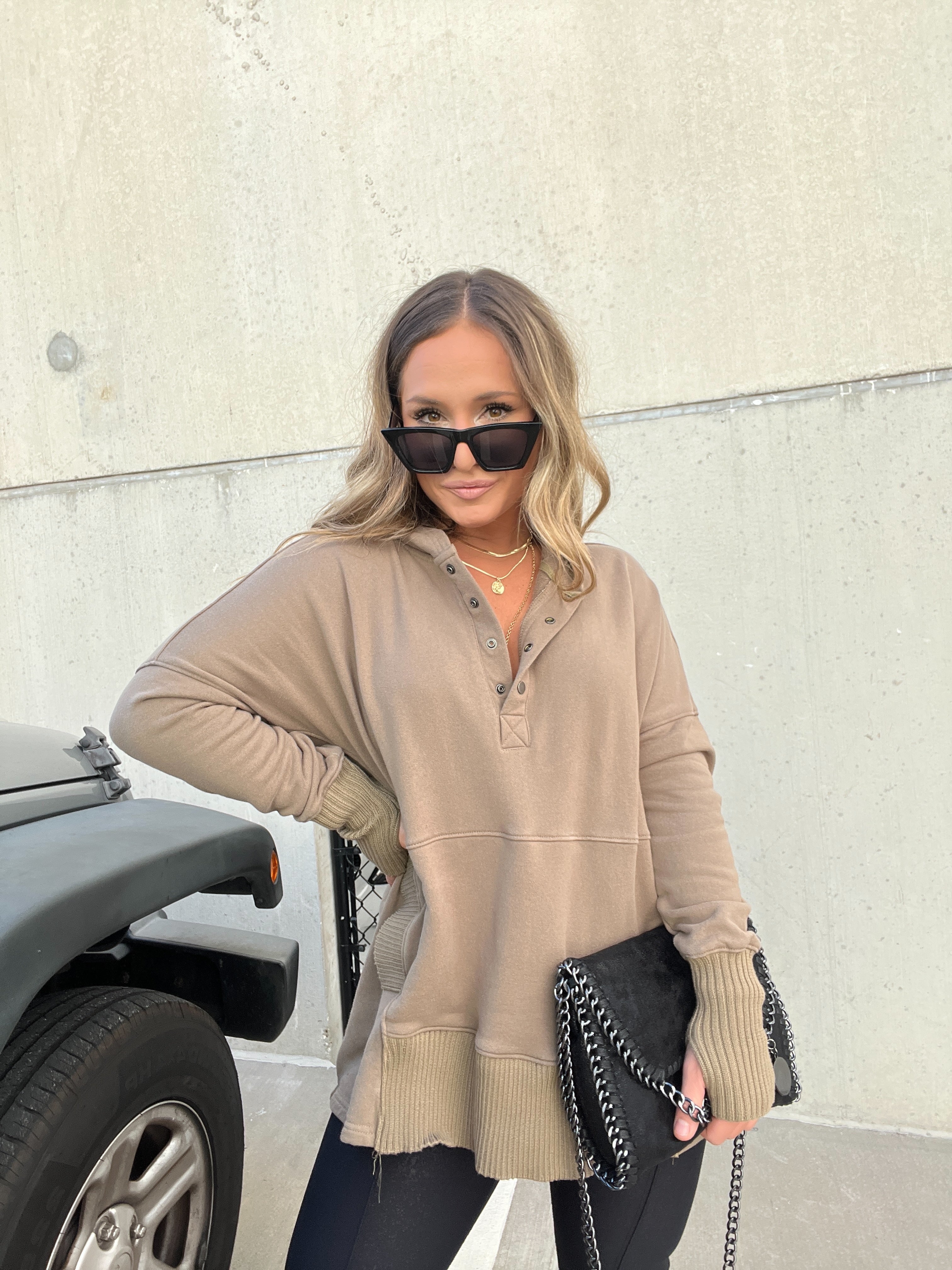 First Class Hoodie Mocha