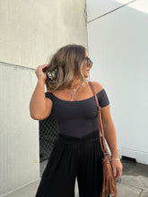 Load image into Gallery viewer, OFF THE SHOULDER BASIC TOP BLK
