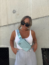 Load image into Gallery viewer, SUMMER BELT BAG AQUA
