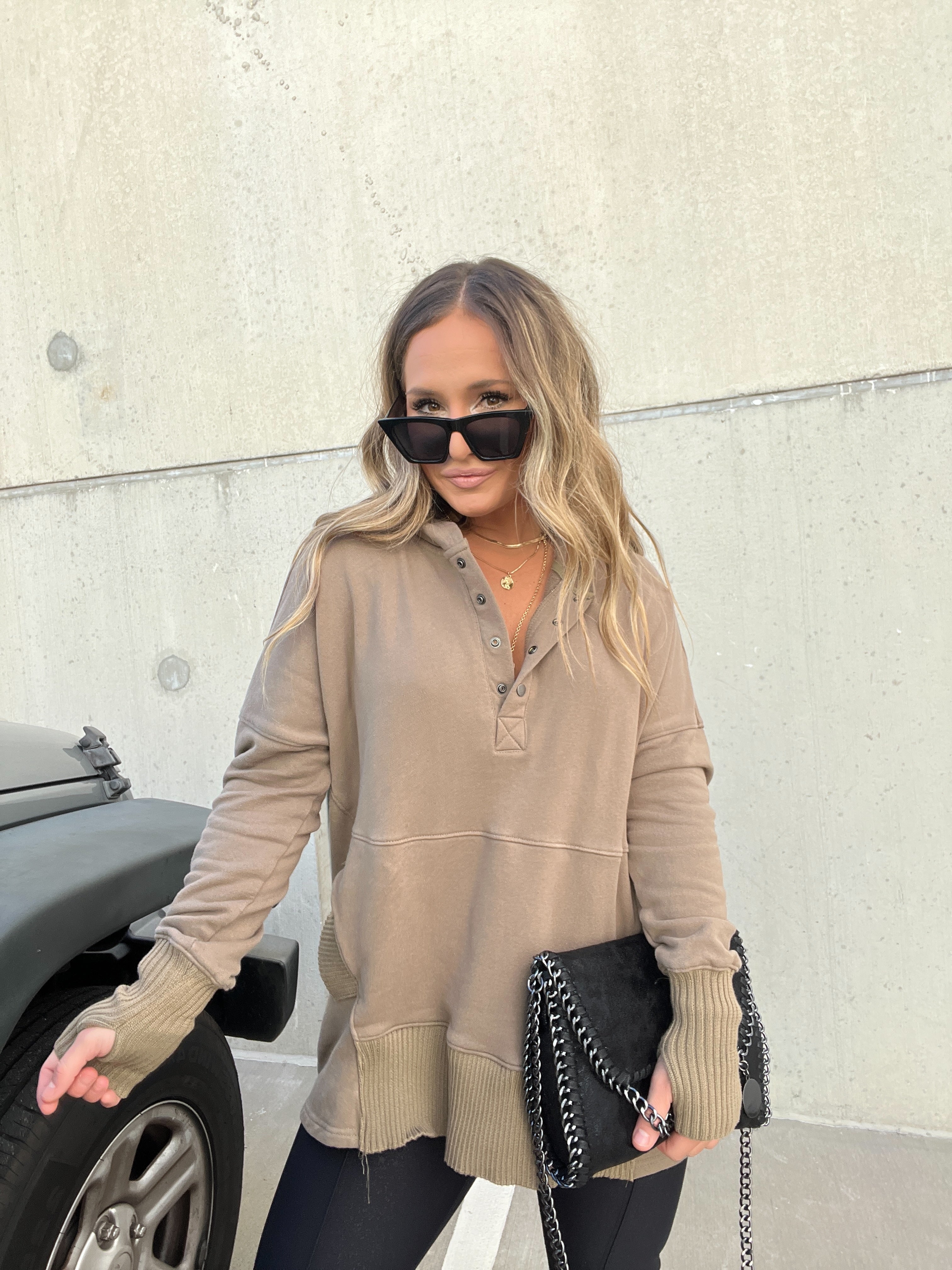 First Class Hoodie Mocha