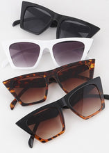 Load image into Gallery viewer, COURTNEY SUNNIES MULTI
