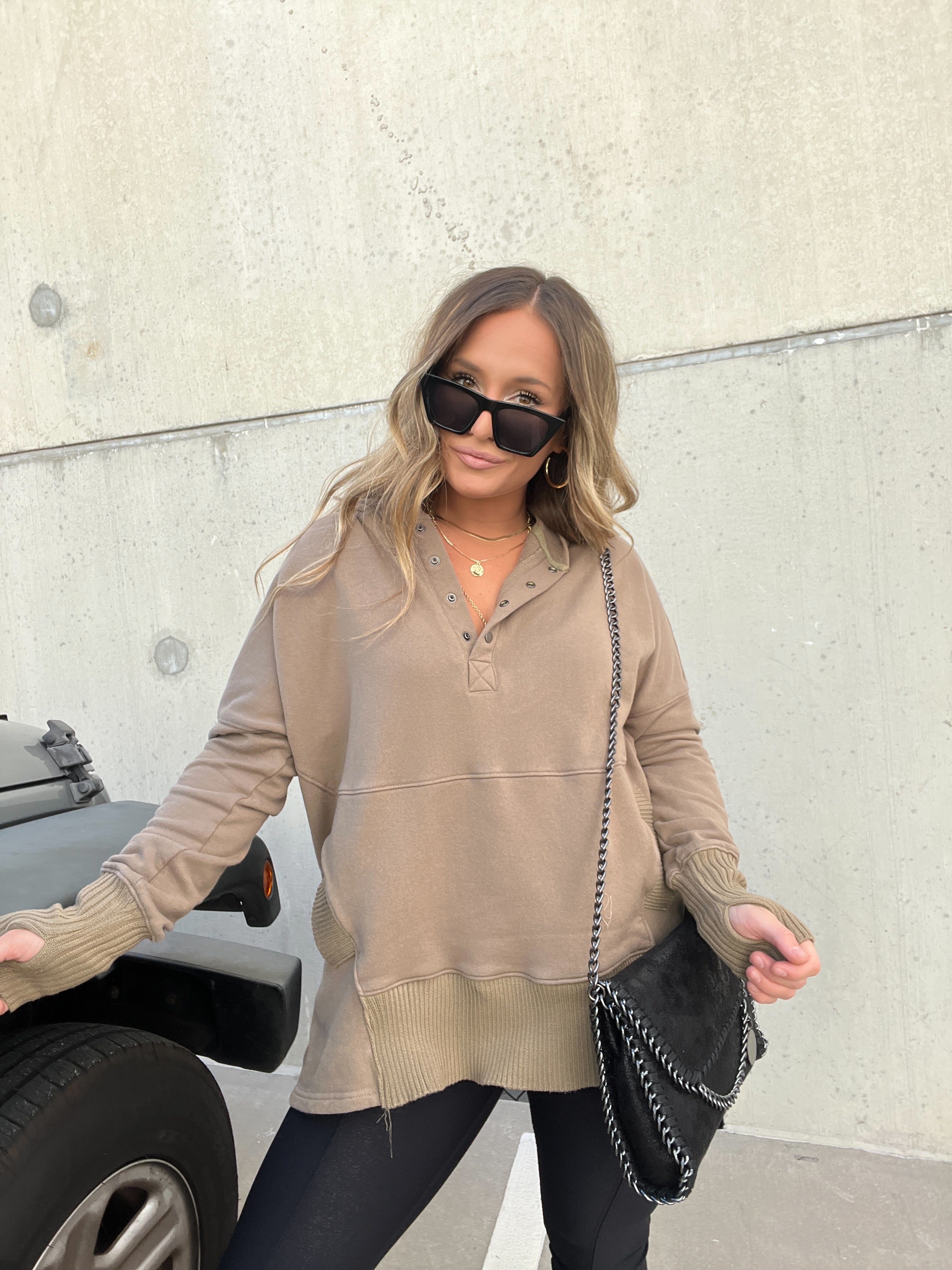 First Class Hoodie Mocha