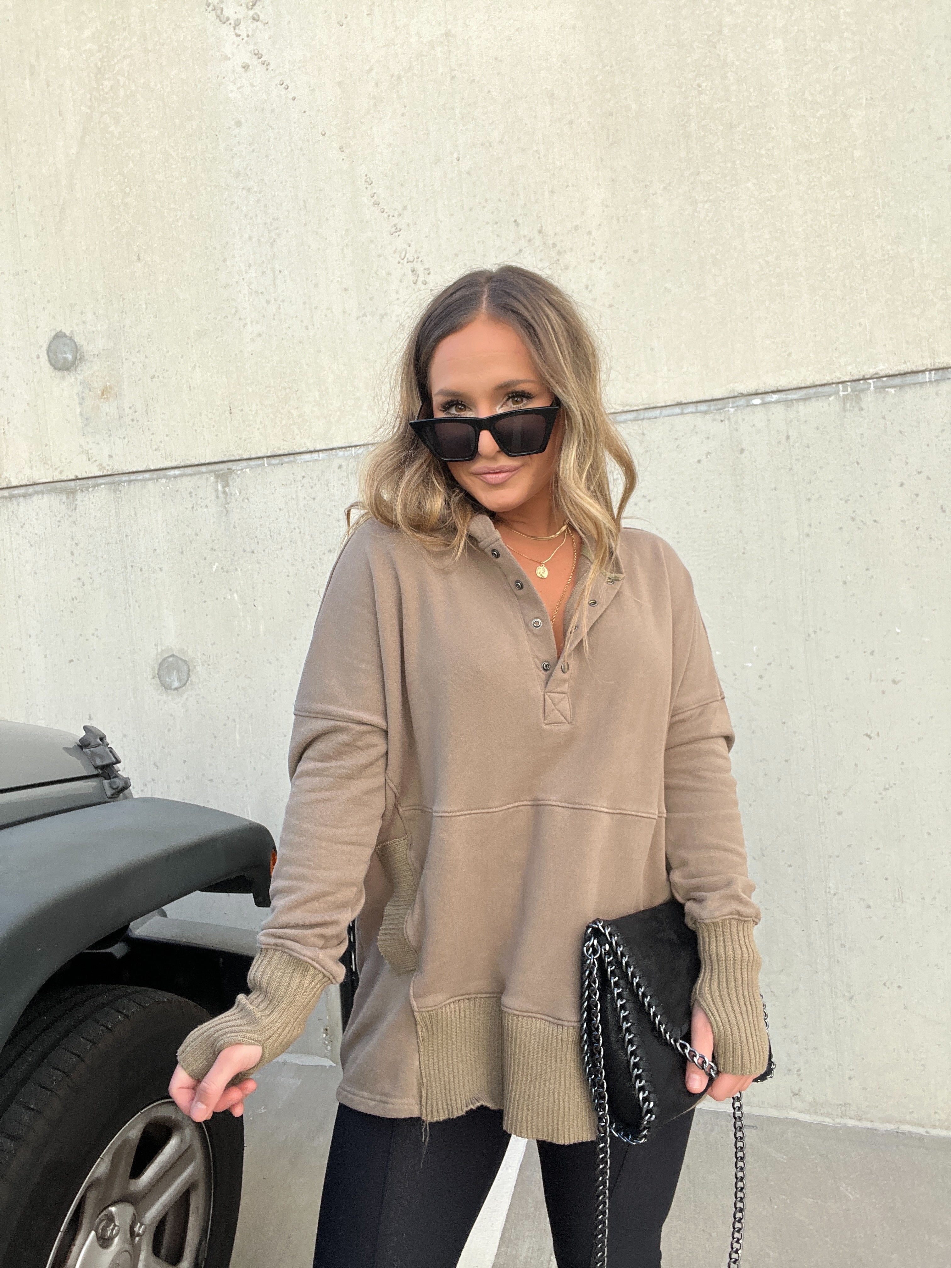 First Class Hoodie Mocha