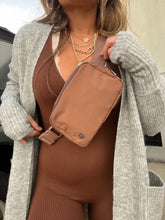 Load image into Gallery viewer, CARAMEL BELT BAG
