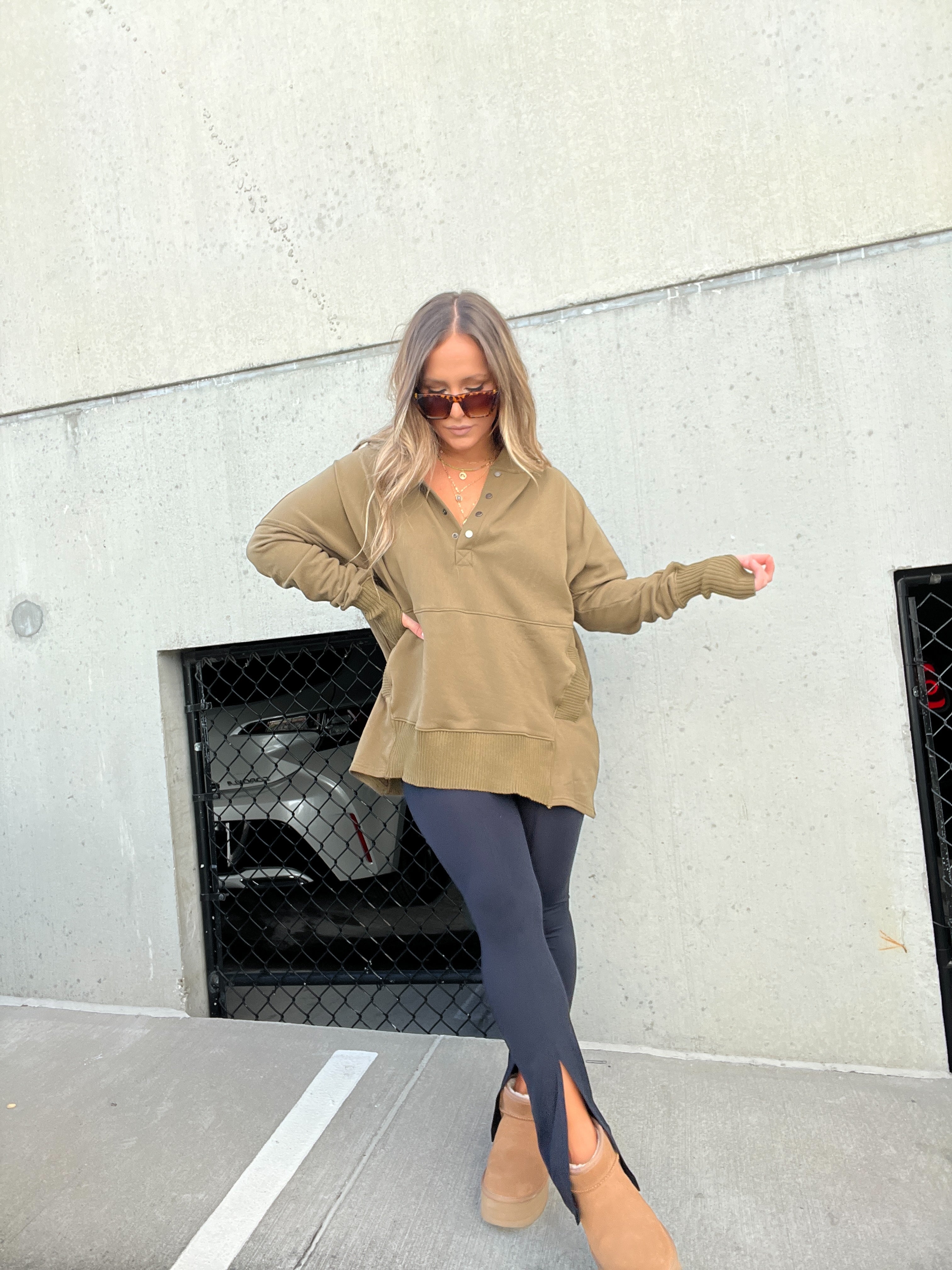 FIRST CLASS HOODIE OLIVE